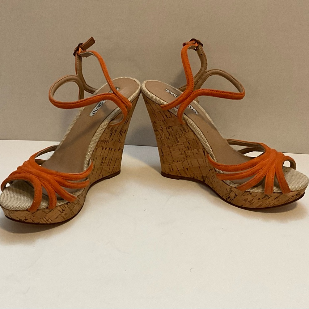 Charles David Orange Wedges 8 - Picture 10 of 13